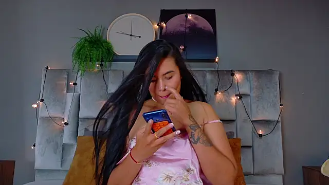 AriannaLux   online show from April 2026 07:43:01 PM