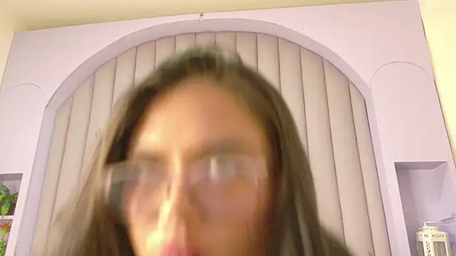 AriannaLux   online show from April 2026 08:33:01 PM