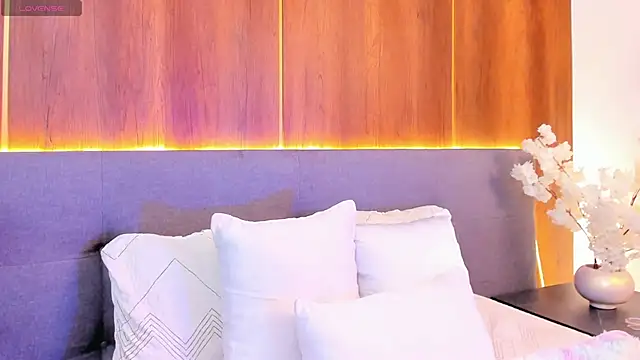  Megan Angel  online show from April 2026 03:30:02 PM