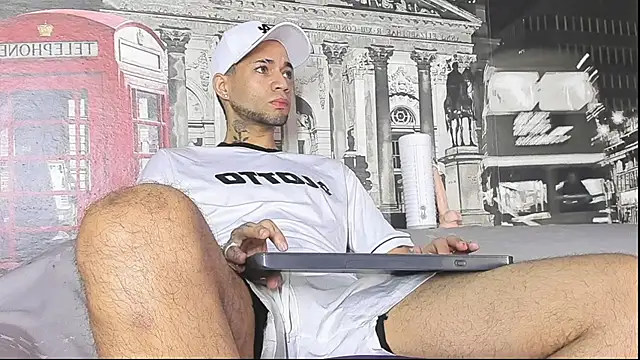 Daniel huge22 online show from April 2026 01:05:02 PM