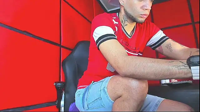 Daniel huge22 online show from April 2026 02:11:01 PM