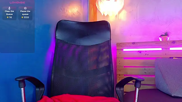 niiky doll online show from April 2026 07:39:02 PM