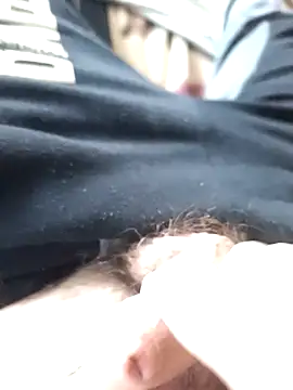 zsolt1910 online show from April 2026 05:04:02 PM