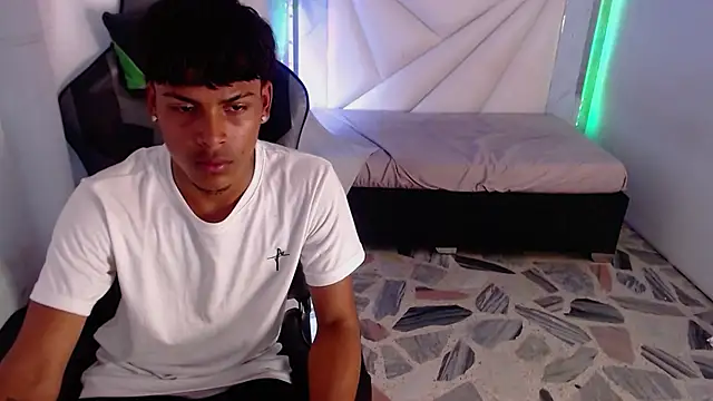 Angel foxc  online show from April 2026 10:20:01 PM