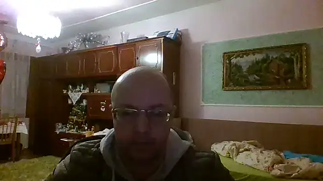 Snapshot of Luceriusbigass chatting on February 2025 03:58:01 PM Luceriusbigass online show from February 2025 03:58:01 PM