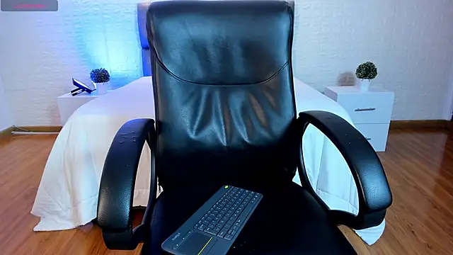 gaialewis online show from April 2026 03:35:02 PM