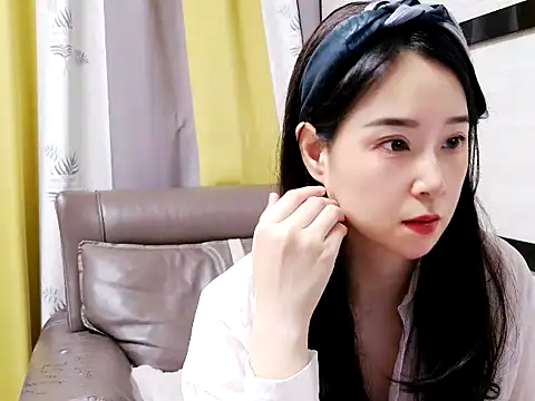 Jessica-aa online show from April 2026 12:21:01 PM