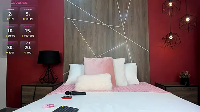 amber rosewood online show from April 2026 07:40:01 PM