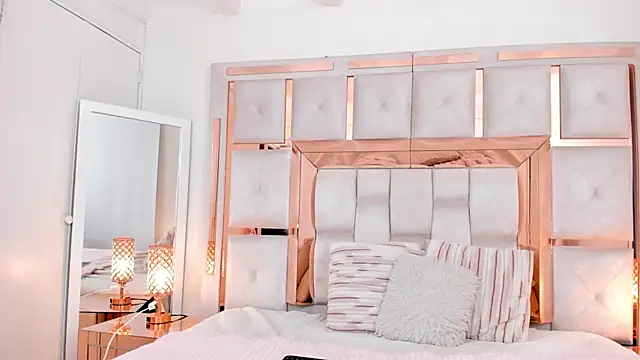 Carlee Jones online show from July 2026 11:09:02 PM