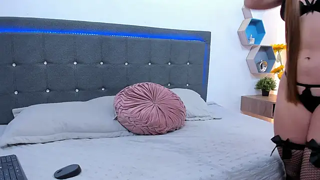 NatashaDiamond online show from April 2026 01:26:01 PM