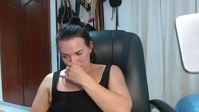 valery fitt online show from April 2026 12:33:02 AM