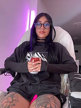 Kattze  online show from April 2026 09:10:02 PM