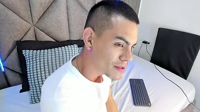 RomeoBoselli   online show from April 2026 07:40:01 PM