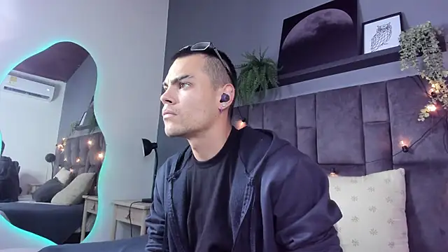 RomeoBoselli   online show from April 2026 07:42:01 PM