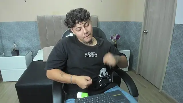 DAMON SALVATTORE online show from April 2026 03:34:01 AM