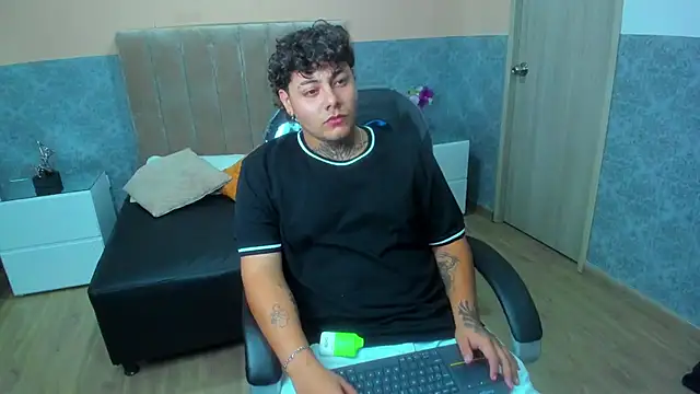 DAMON SALVATTORE online show from April 2026 03:44:02 AM