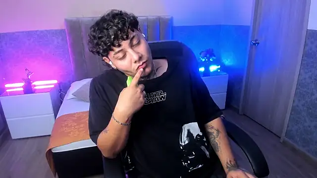 DAMON SALVATTORE online show from April 2026 03:35:01 AM