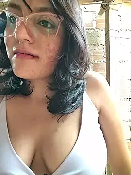 sienna elara online show from June 2026 02:33:01 PM