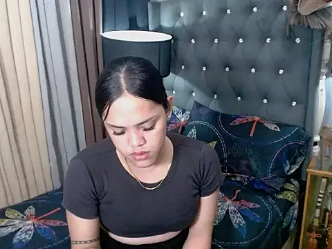 yhanachoii online show from June 2026 08:00:02 PM