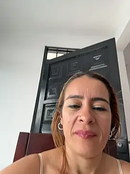 Natigoonzalez online show from May 2026 03:06:01 PM