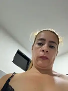 Natigoonzalez online show from May 2026 01:58:02 AM