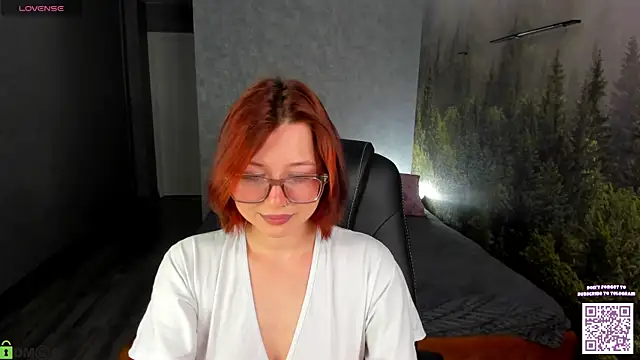 Lessi Panic online show from April 2026 01:01:01 AM