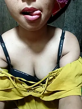 ross001 online show from April 2026 11:16:02 PM