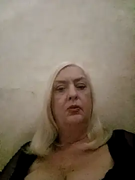 Julia20X online show from April 2026 07:58:01 PM