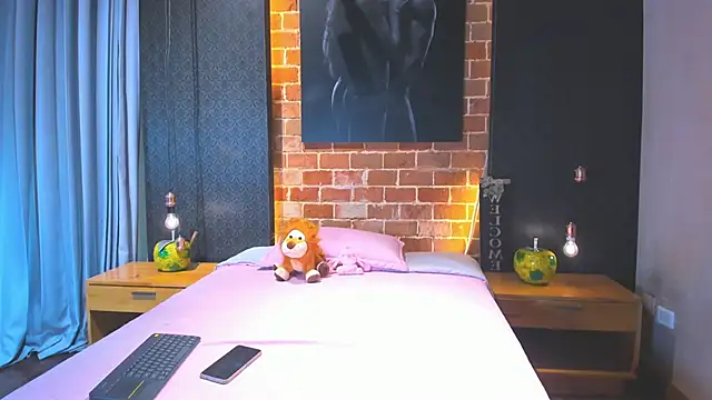 AlessandraMoss1 online show from April 2026 11:25:02 AM