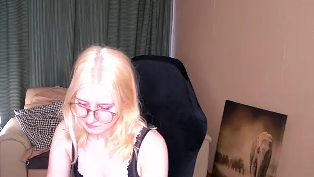 Lily Spark  online show from June 2026 01:07:02 AM