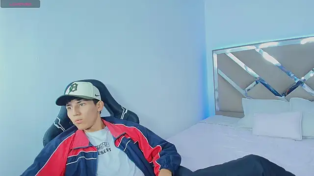 Valentino Rey online show from April 2026 12:06:02 PM