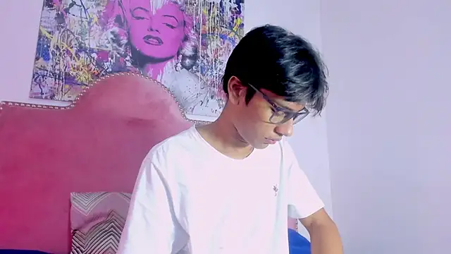 LiamKron online show from April 2026 11:25:02 AM