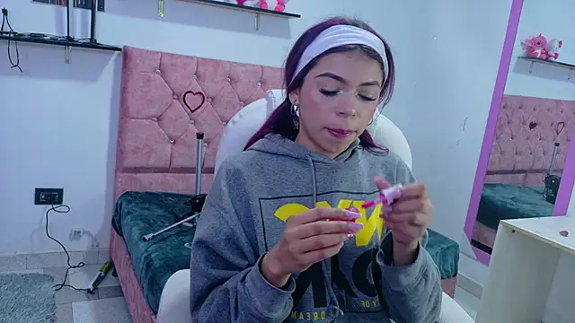 VelinaHoney online show from July 2026 12:25:02 PM