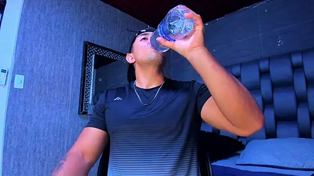 alangreek1 online show from April 2026 02:26:02 AM