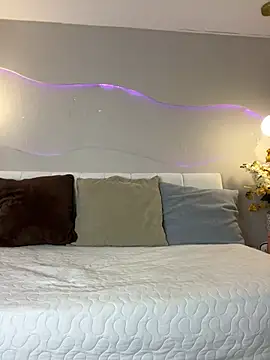 SamaraSmithX online show from April 2026 12:32:01 PM