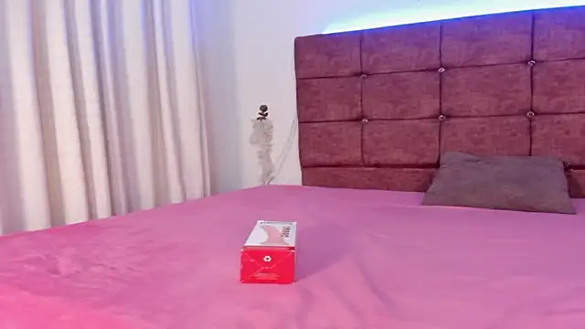 Hot LatinaX online show from April 2026 11:20:01 AM