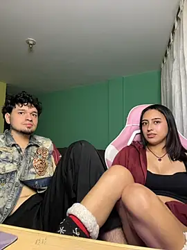 hotlatinocouple   online show from May 2026 10:50:03 PM