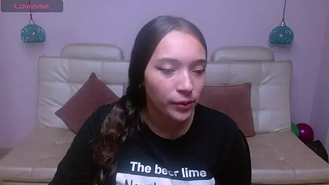 Snapshot of Marianne_Cam chatting on June 2026 12:40:02 PM Marianne Cam online show from June 2026 12:40:02 PM