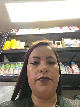 MIA ROSSEEE online show from April 2026 01:41:02 PM