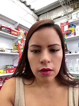 MIA ROSSEEE online show from May 2026 01:52:01 PM
