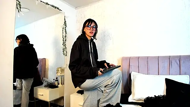 Snapshot of Alis_Roze chatting on July 2026 08:07:02 PM Alis Roze online show from July 2026 08:07:02 PM