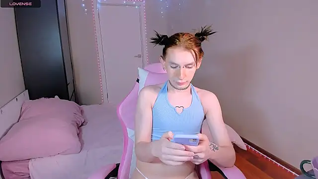 Mikaella Nicole online show from April 2026 08:24:02 PM