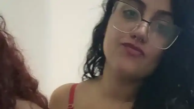 Snapshot of meninas_60 chatting on July 2026 02:15:02 PM meninas 60 online show from July 2026 02:15:02 PM