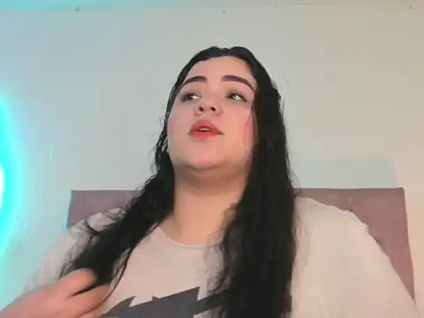 laurenlaine online show from April 2026 04:11:02 PM