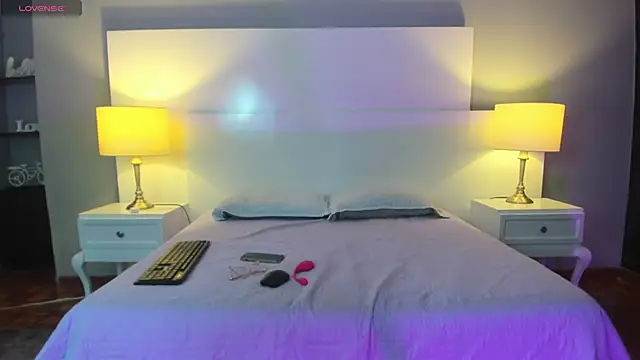 Aliss Taylor1 online show from April 2026 12:11:02 PM