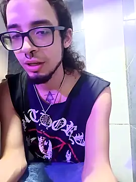Snapshot of vortexxx24_ chatting on May 2026 08:17:02 PM vortexxx24 online show from May 2026 08:17:02 PM