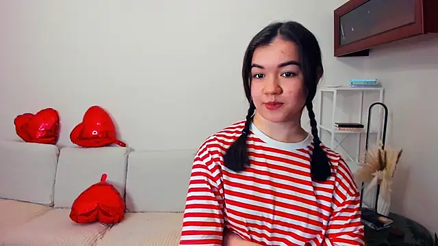 ShanaYock online show from April 2026 07:58:01 PM