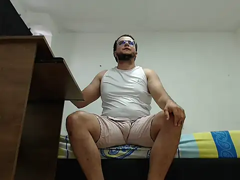 Masterboy00 online show from April 2026 01:58:02 PM