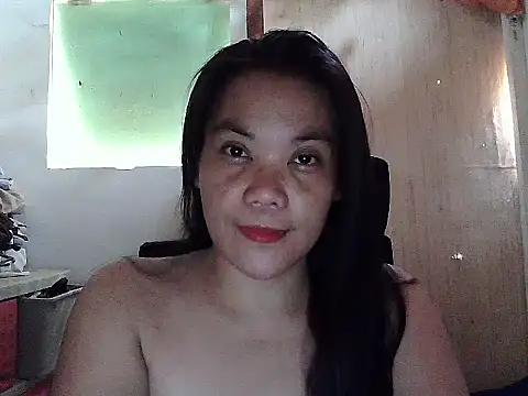 holdmetight21 online show from April 2026 05:33:02 AM