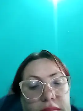 carolinhe26 online show from April 2026 12:39:01 PM